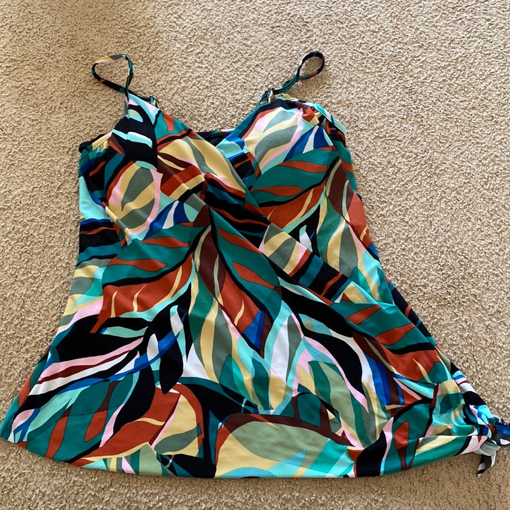 MagicSuit size 12 swim top